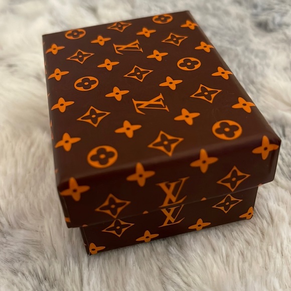 LV High top “Coffee” Keychain - Picture 8 of 9